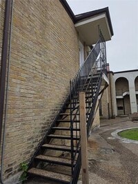 Building Photo - 6032 Westridge Ln