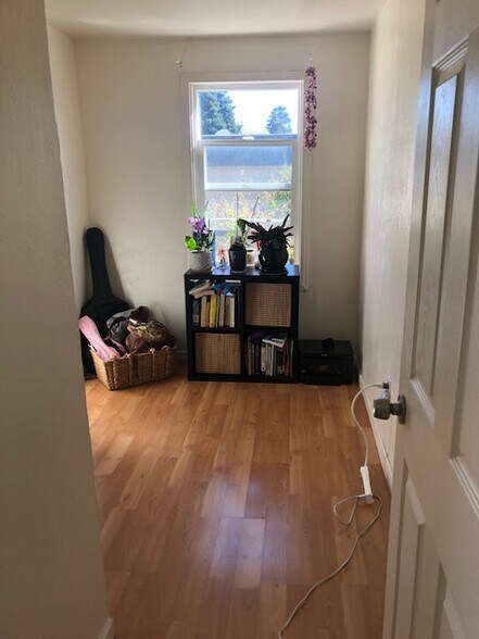 Building Photo - 5810 San Diego St