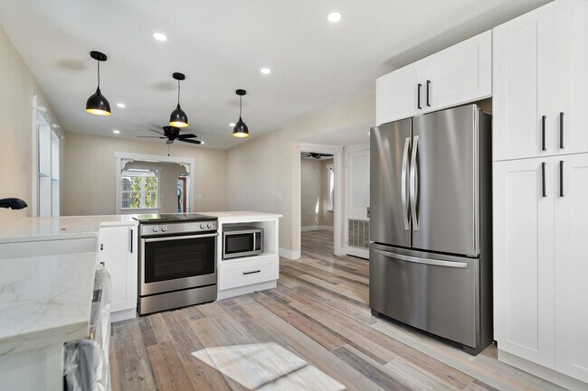 Building Photo - 3310 E Maritana Dr