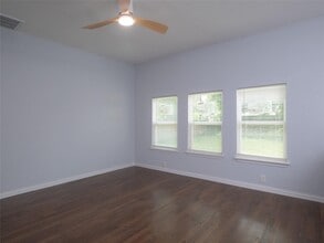 Building Photo - 2703 Areba St