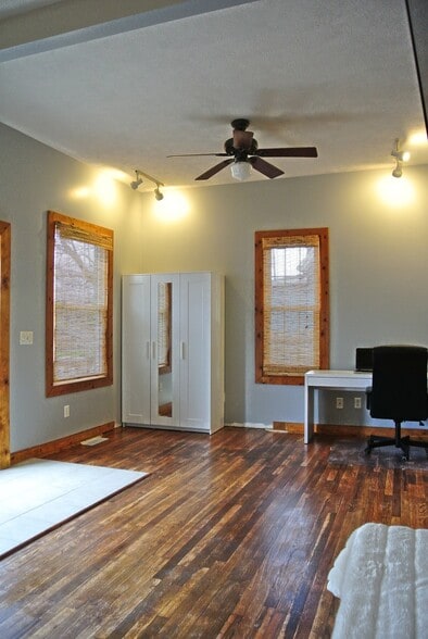 Furnished with three wardrobes for plenty of clothing storage. - 1104 West Taylor Street