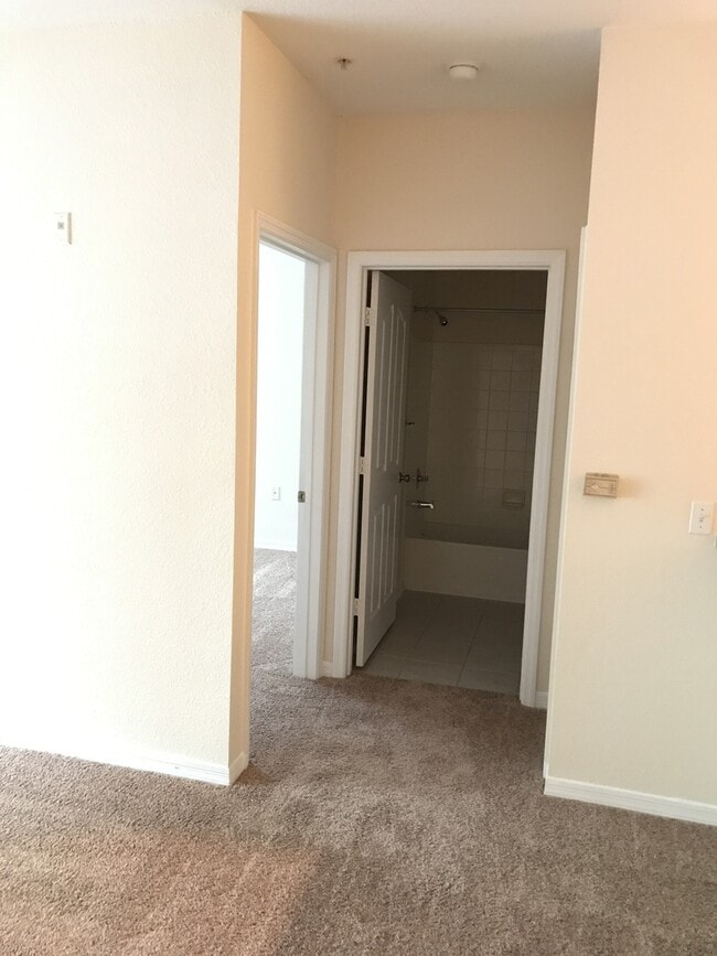 Building Photo - 1/1 Ground Floor Condo Visconti in Maitland $1195!