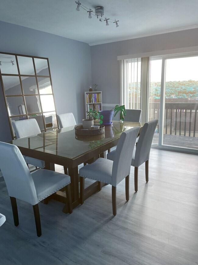 Building Photo - 108 Cathedral Ct