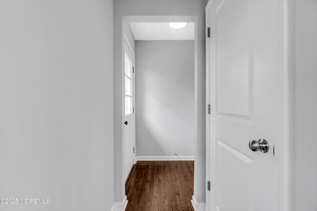 Building Photo - 1230 Dove St