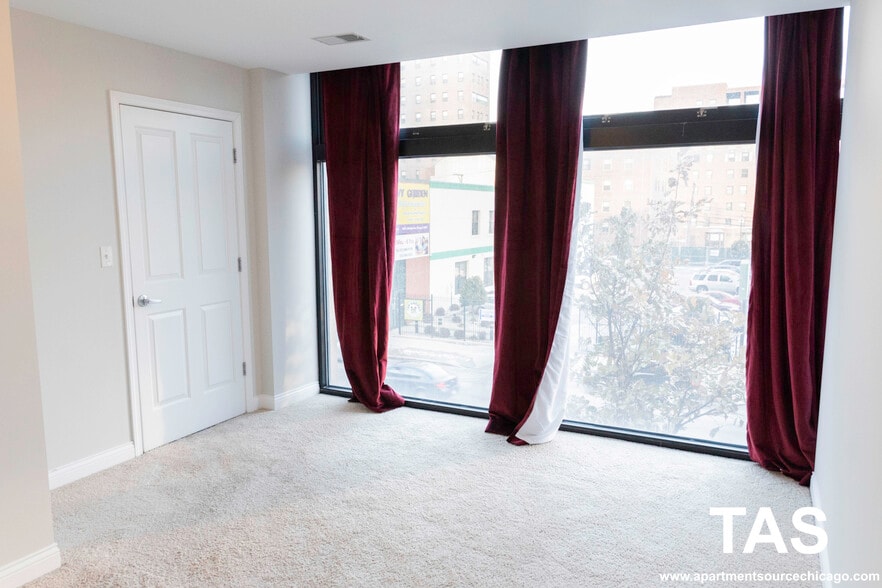 Building Photo - 1464 S Michigan Ave