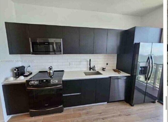 Building Photo - 398 NE 5th St