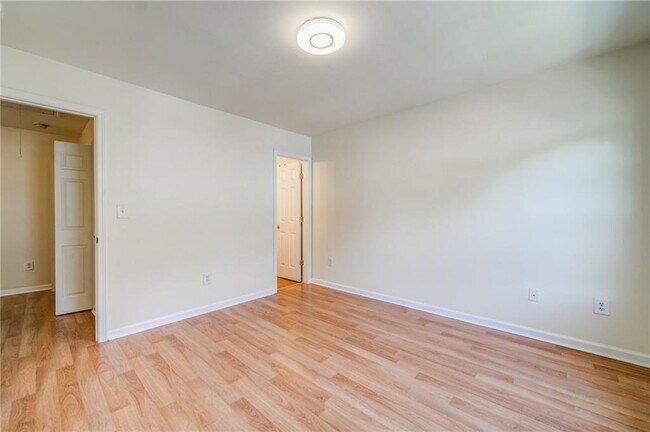 Building Photo - 3285 Hidden Cove Cir NW