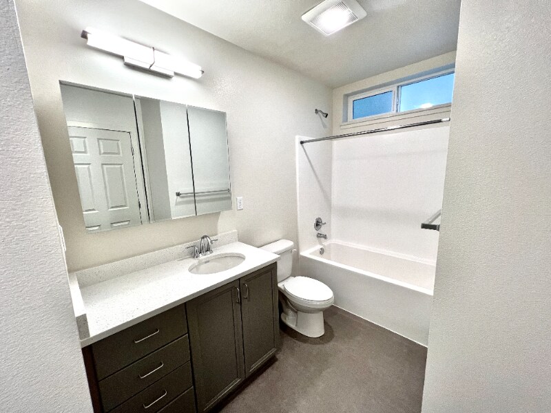 Building Photo - 2330 Yakima Ct