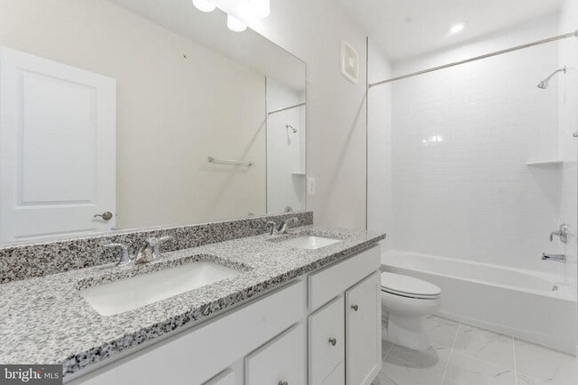 Building Photo - 2490 Connector Aly