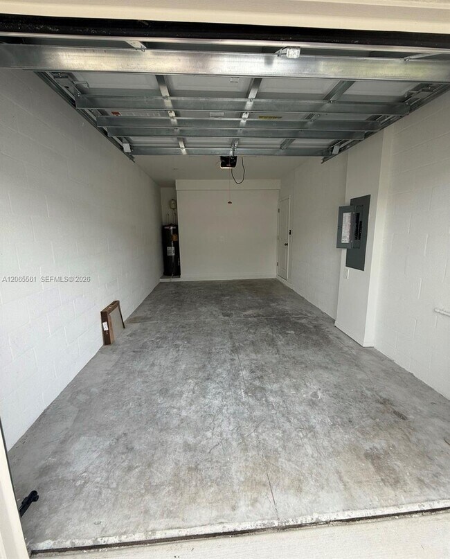 Building Photo - 4230 Catalina Dr