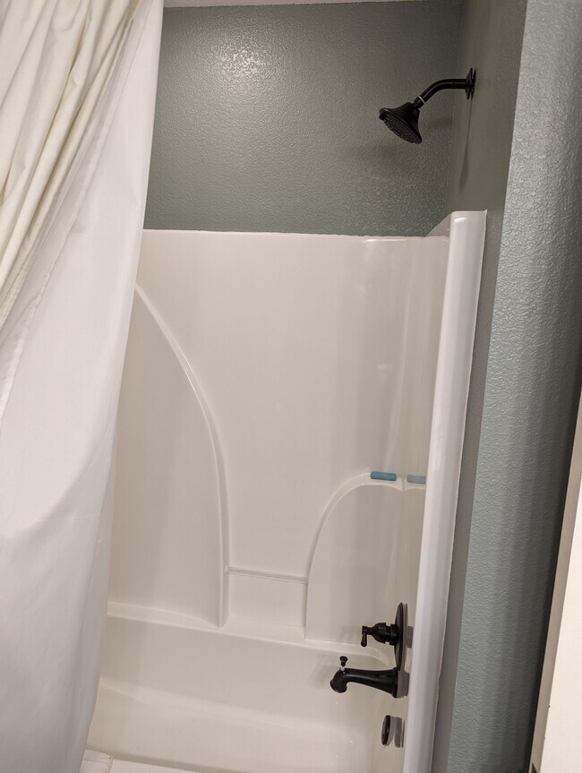 Building Photo - 22 Lyndhurst Dr