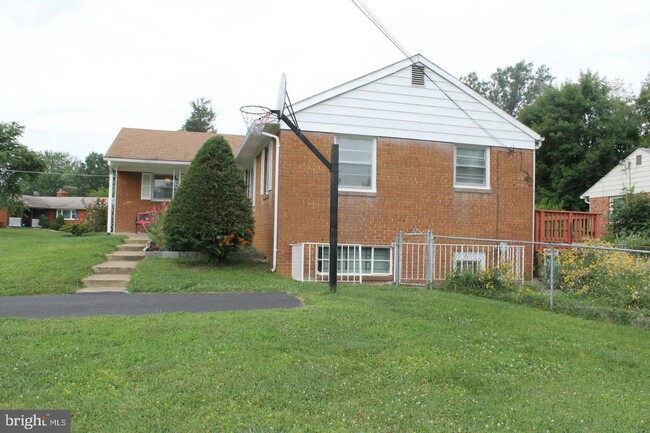 Building Photo - 3326 Kaywood Dr