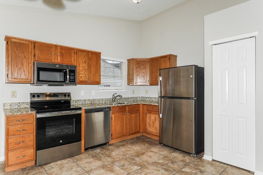 Building Photo - 5519 Story Ct