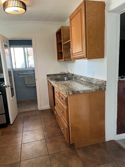 kitchen - 625 W Maple St