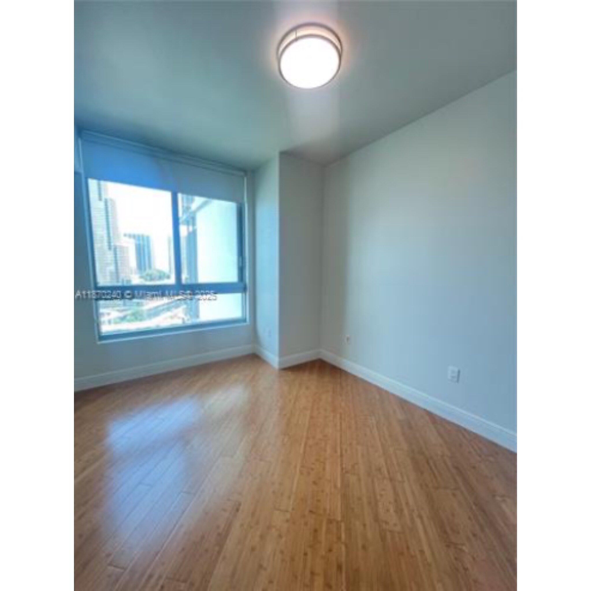 Building Photo - 350 S Miami Ave