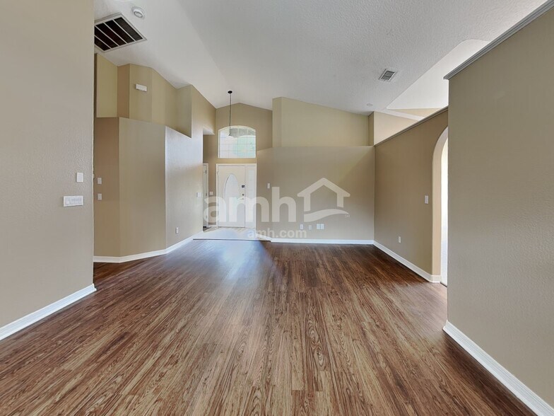 Building Photo - 1591 Crawford Dr