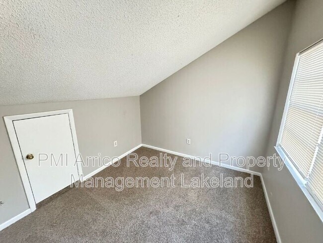 Building Photo - 3545 Raintree Way