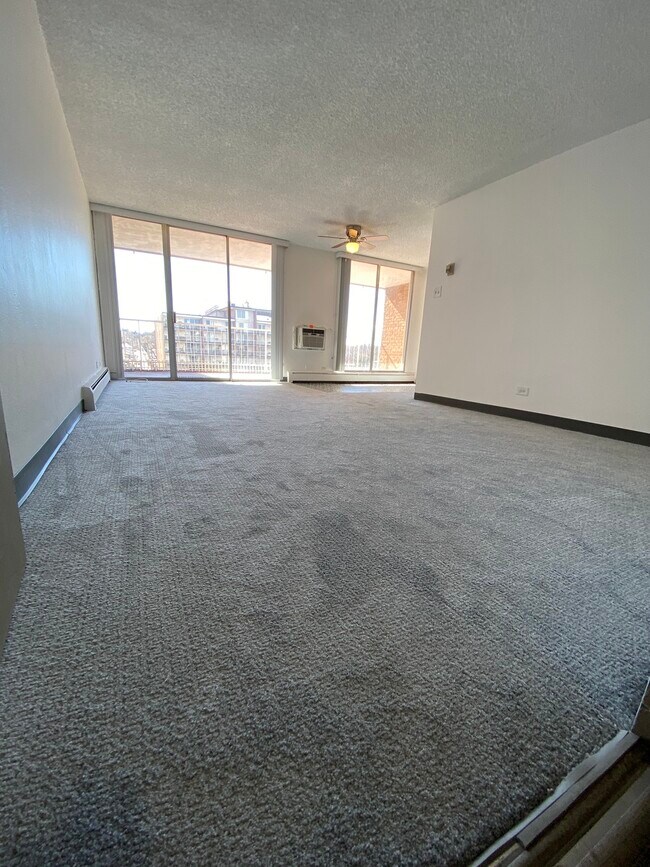 Primary Photo - 4800 Hale Parkway, Unit 610 N