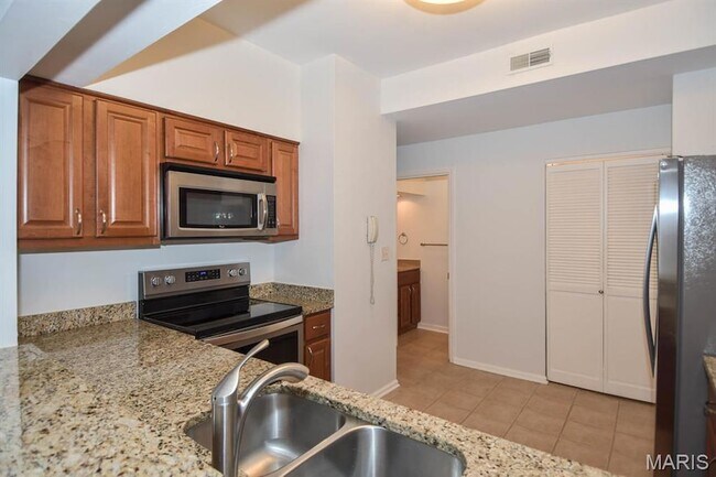 Building Photo - 4444 Lindell Blvd