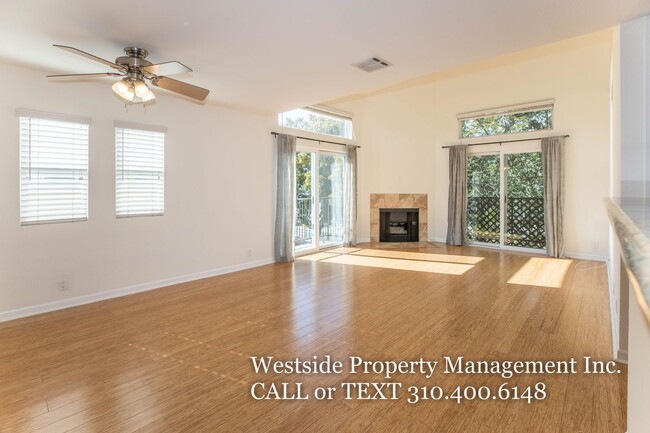 Primary Photo - Bright Corner Condo 2+2 - Trendy Mar Vista...