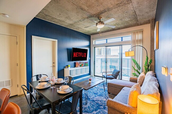 Building Photo - 333 E Roosevelt St