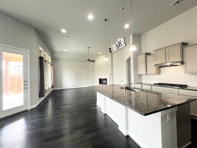 Building Photo - 2700 Hudson Ln