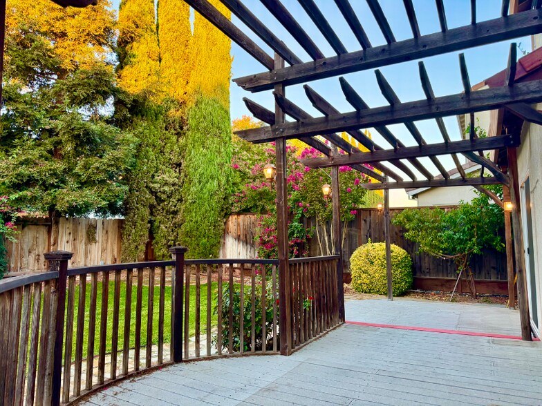 Building Photo - 2638 Gaines Ct