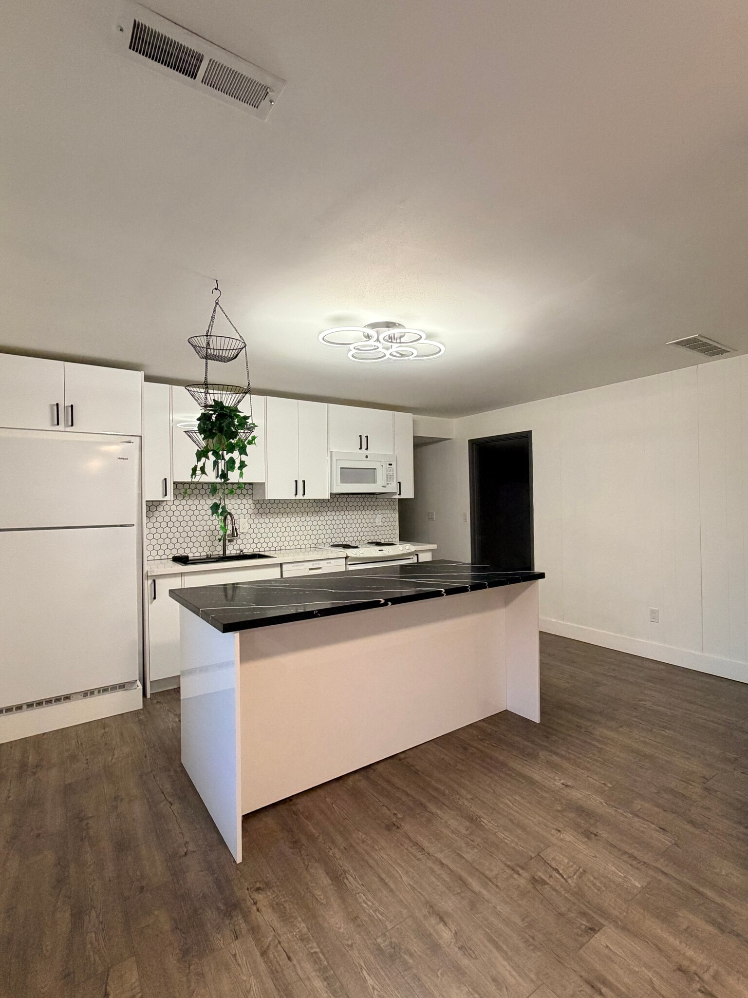 Building Photo - 16304 47th Pl S