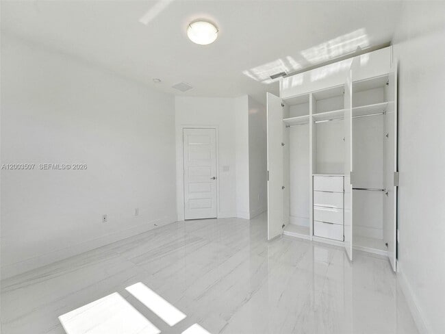 Building Photo - 10500 NW 78th Terrace