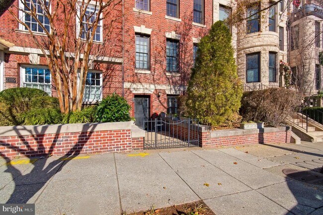 Building Photo - 2117 S St NW