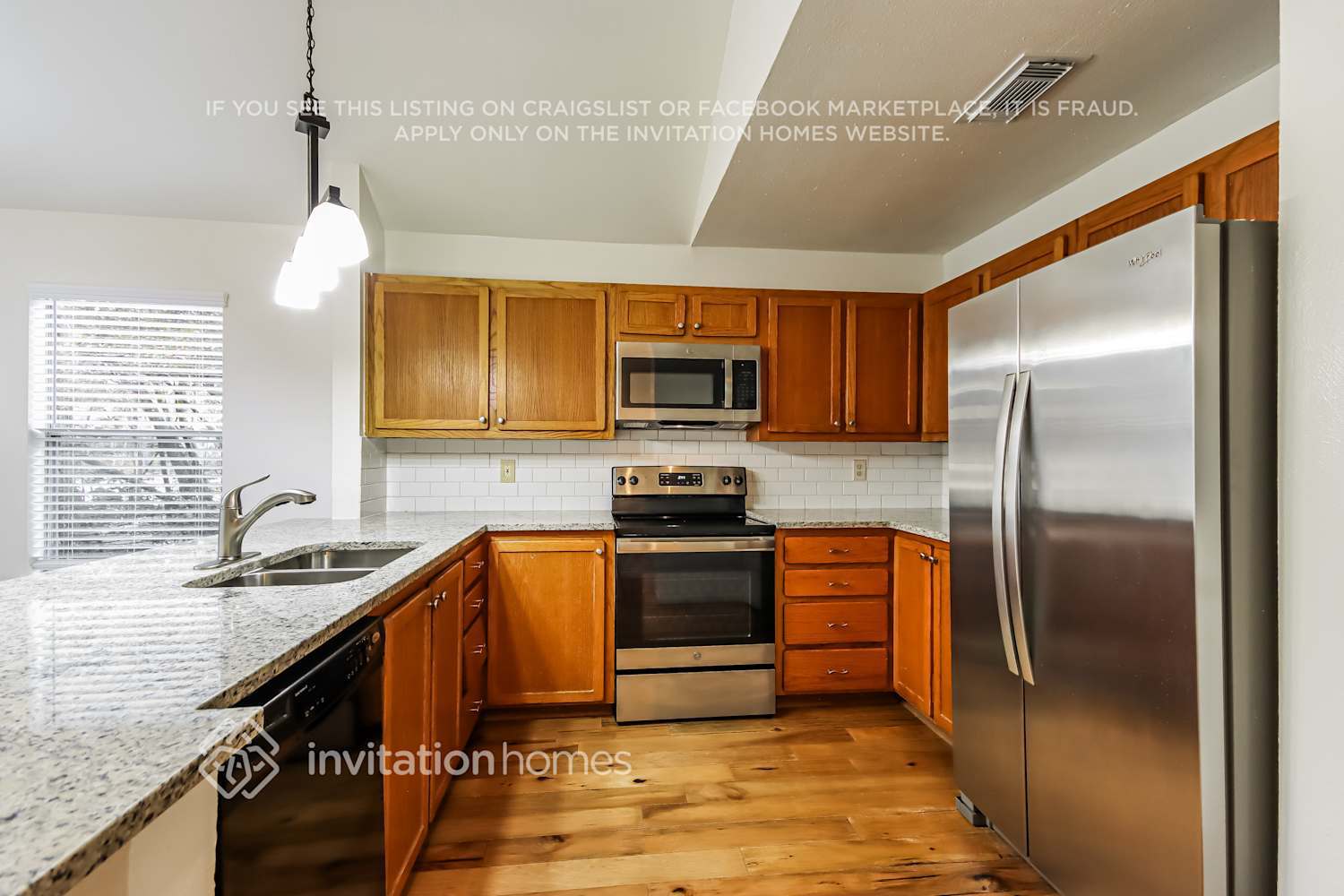 Building Photo - 10 Shallow Pond Pl