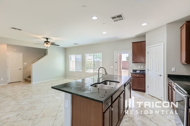 Building Photo - 5707 W Milada Dr