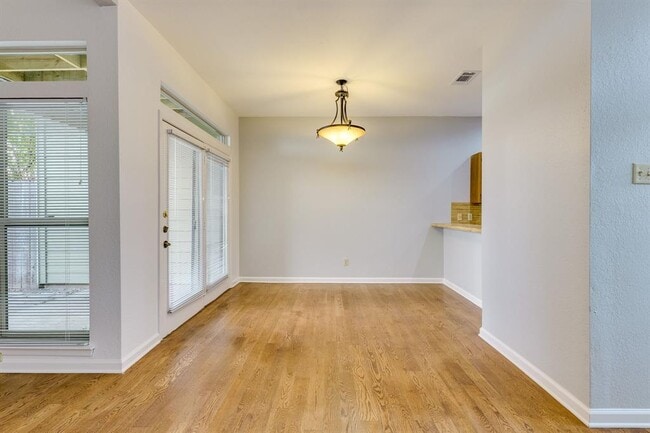 Building Photo - 8318 Greenslope Dr
