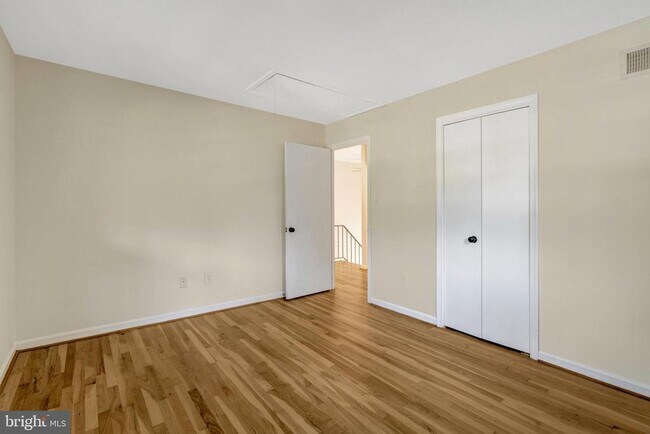Building Photo - 6805 Reynard Dr