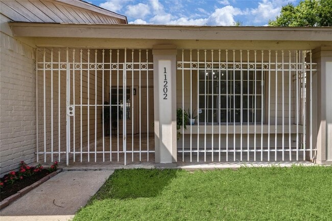 Building Photo - 11202 Bayou Pl Dr