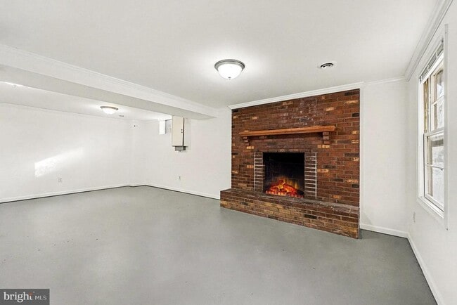 Building Photo - 4127 Cabin Rd