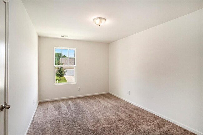 Building Photo - 10 Nordette Ln