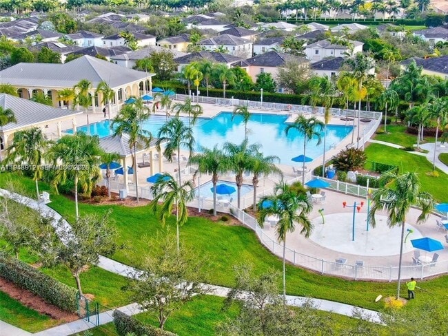 Building Photo - 134 SE 28th Ter