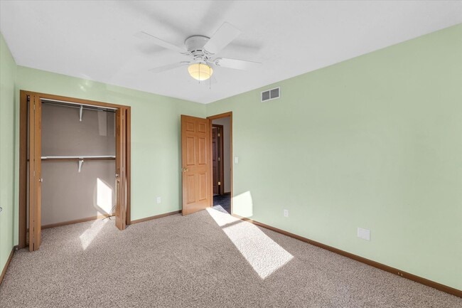 Building Photo - Spacious 4-Bedroom Home with Fenced Yard a...