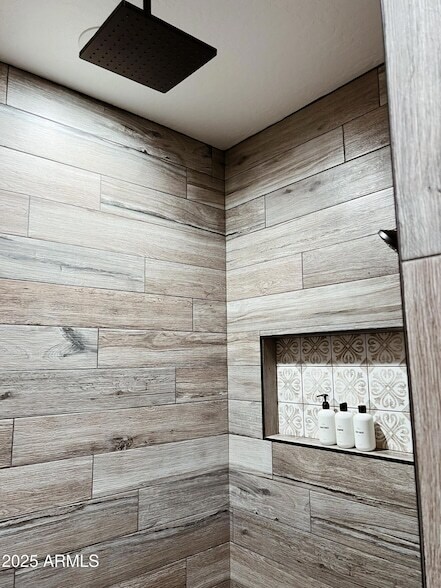 Building Photo - 710 N 39th Dr
