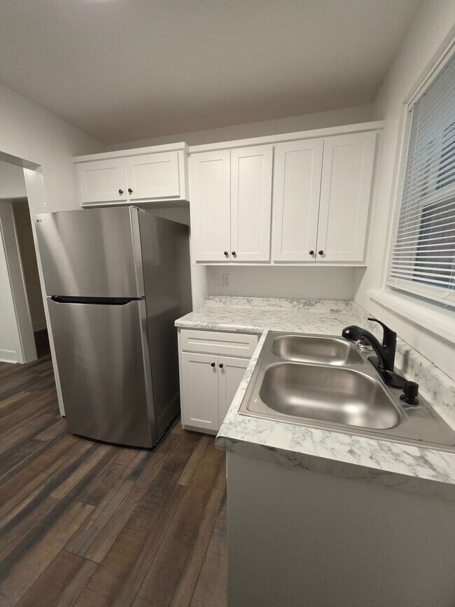 Building Photo - 1315-1317 N. Boston Pl