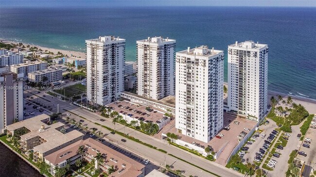 Primary Photo - 2101 S Ocean Dr