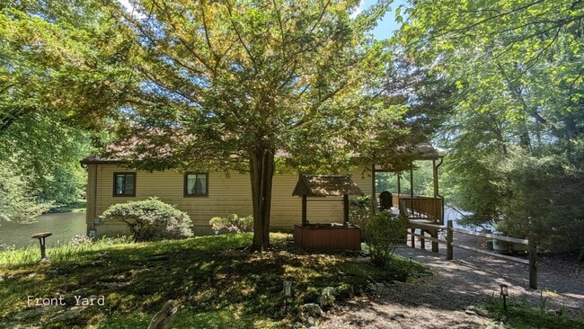 Building Photo - 102 Elm Ct