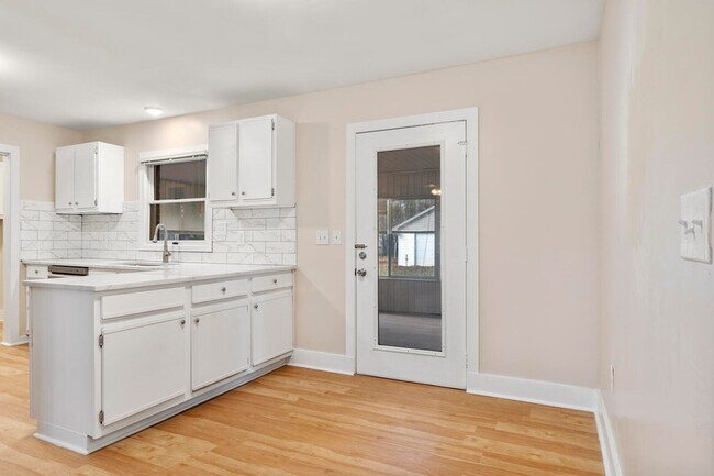 Building Photo - 298 Summerset Ln