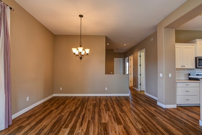 Building Photo - 3+den, 2 bath home for rent in Granville