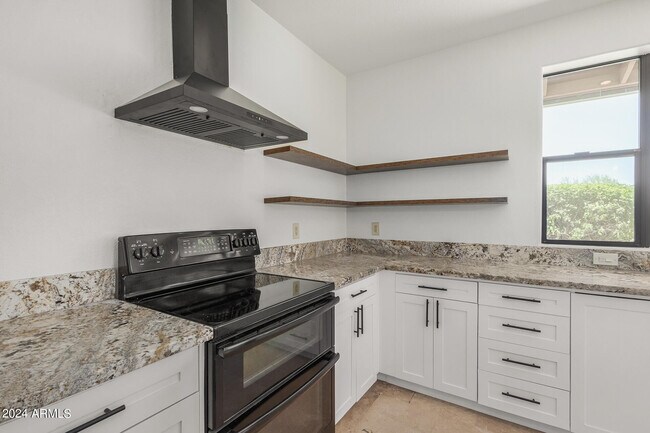 Building Photo - 32015 N 71st St