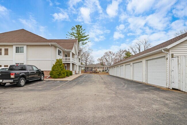 Building Photo - 272 W Main St, Cambridge, WI 53523