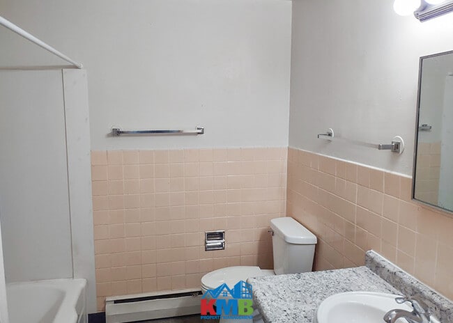 Building Photo - 131 Southview Dr