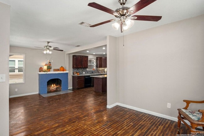 Building Photo - Well-Maintained 3-Bedroom Home – Ideal for Students & Professionals!