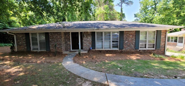 Primary Photo - 2592 Clairmont Rd NE